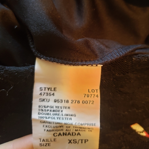 Le Chateau floral skirt lace fabric with lining XS red black - Picture 7 of 7